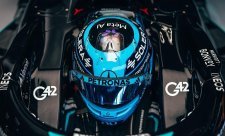 Mercedes sesazuje Ferrari