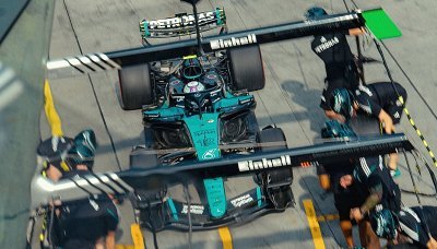 Mercedes je pomalý