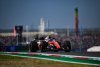 Hamilton přebírá rudou štafetu od Leclerca