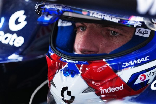 Verstappen si říká o první výhru v sezoně, Russell pohořel
