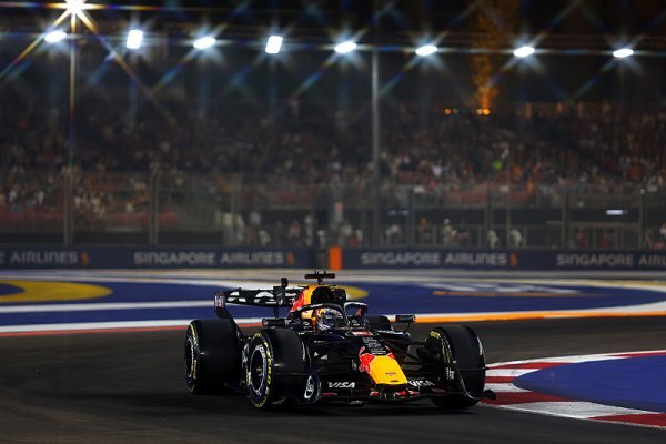 Verstappen králem páteční noci
