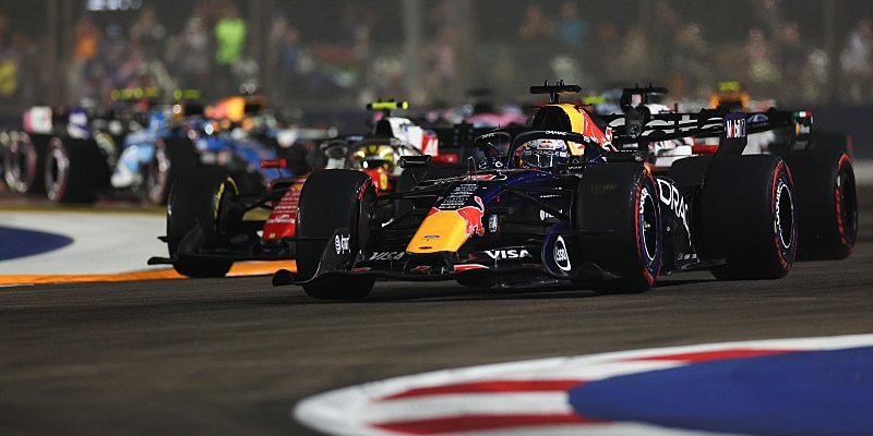 Verstappen konečně dobyl Singapur