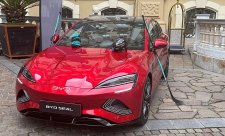 První automobilový titulární partner v hokejové extralize