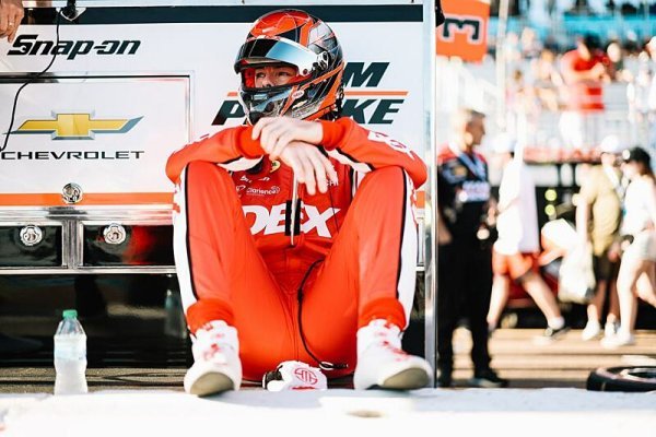 McLaughlin znovu na pole position, šokoval nováček