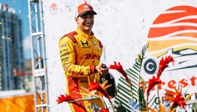 Palou zahájil sezonu vítězstvím v St. Petersburgu