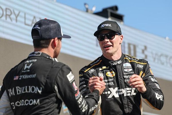 Newgarden ovládl strategickou bitvu ve Phoenixu