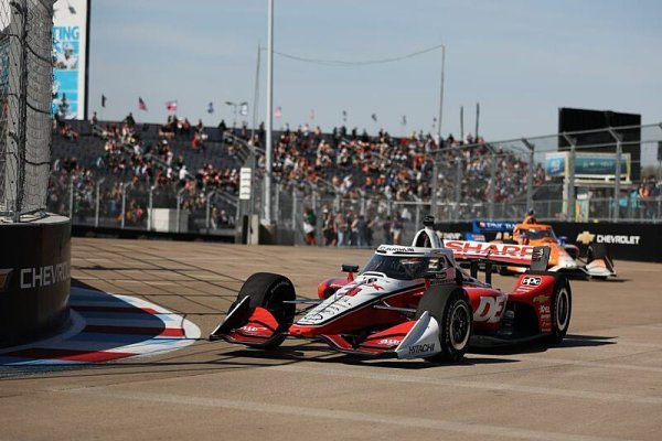 McLaughlin začal první závodní víkend v Texasu nejlépe