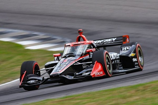 Palou nejrychlejší, McLaughlin tvrdě boural