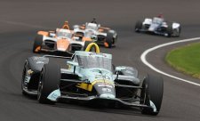 První letošní nehoda v Indy. Rossi skončil v nemocnici