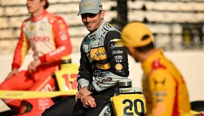 Newgarden ovládl finálový trénink na Indy500. Rossi je zpět