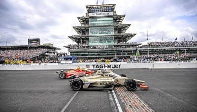 Rosenqvist vyhrál Indy500 s nejtěsnějším finišem v historii