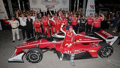 Newgarden vyhrál pošesté na oválu v St. Louis