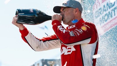 Sezonu uzavřel vítězstvím Scott McLaughlin