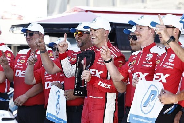Poslední letošní pole position pro McLaughlina