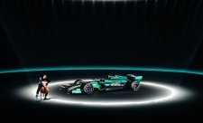 Aston zdržela dostavba tunelu