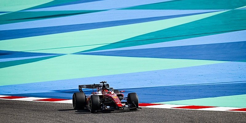 Včera to byl souboj Ferrari a McLarenu