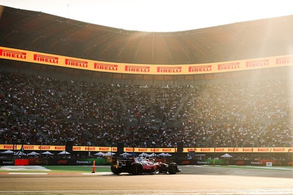 Je v Mexiku favoritem Ferrari?