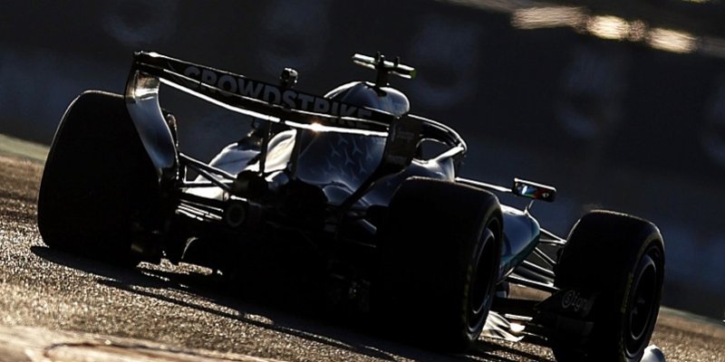 Mercedes závodil s McLarenem