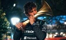 Antonelli umlčel pochybovače