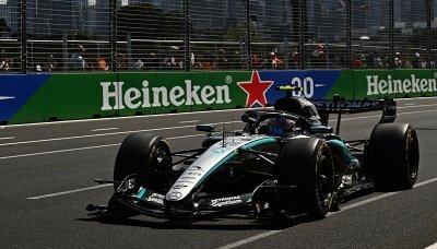 Mercedes se přestal skrývat