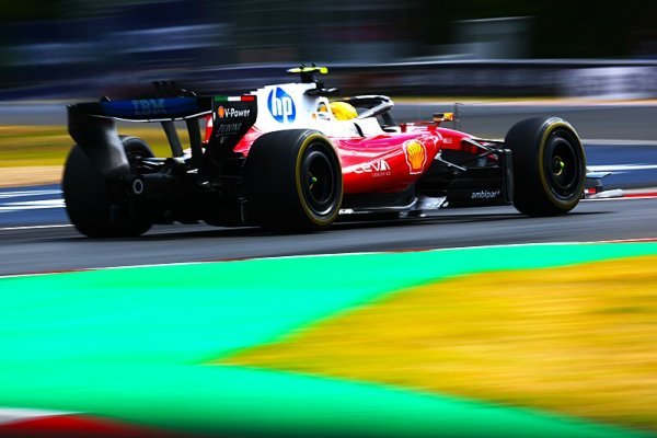 Maďarský ring svědčí jezdcům Ferrari 