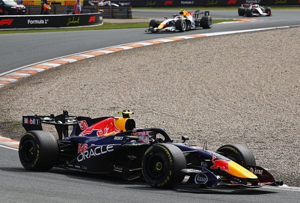 Lawson desetinu za Verstappenem