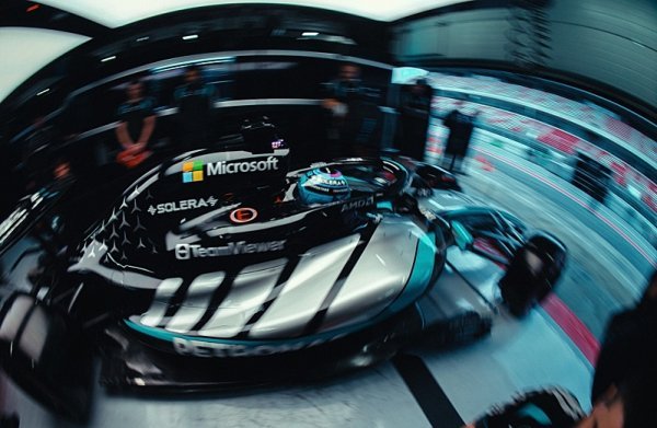 Mercedes se rozloučil nejrychlejším kolem