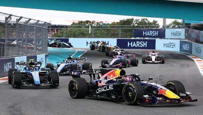 Red Bull překopal řízení vozu