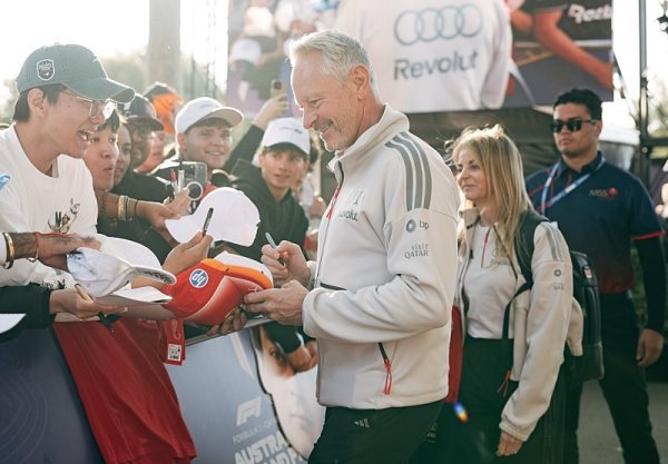 Aston získal šéfa konkurence